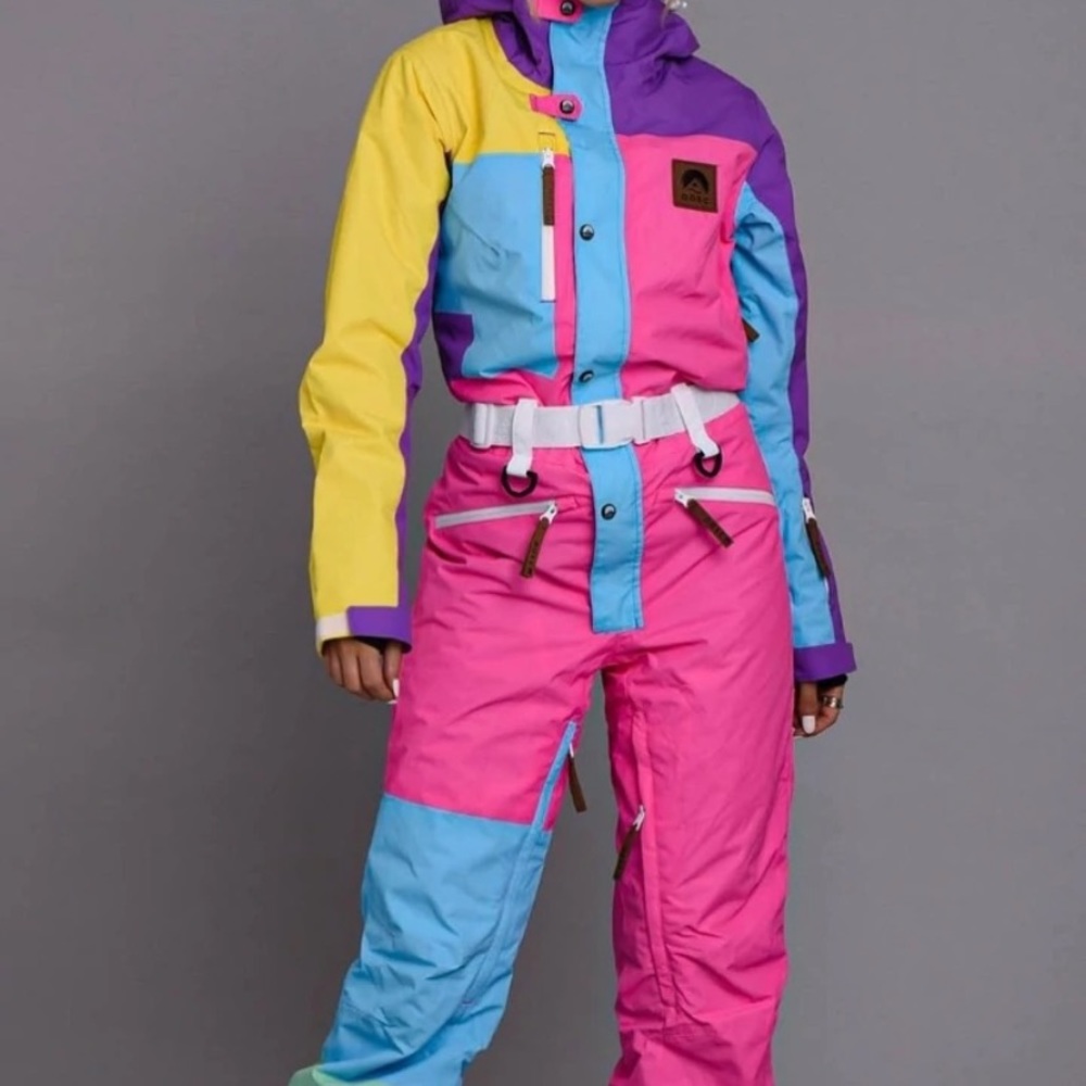 OOSC SO FETCH WOMEN’s SKI SUIT XS NEVER WORN